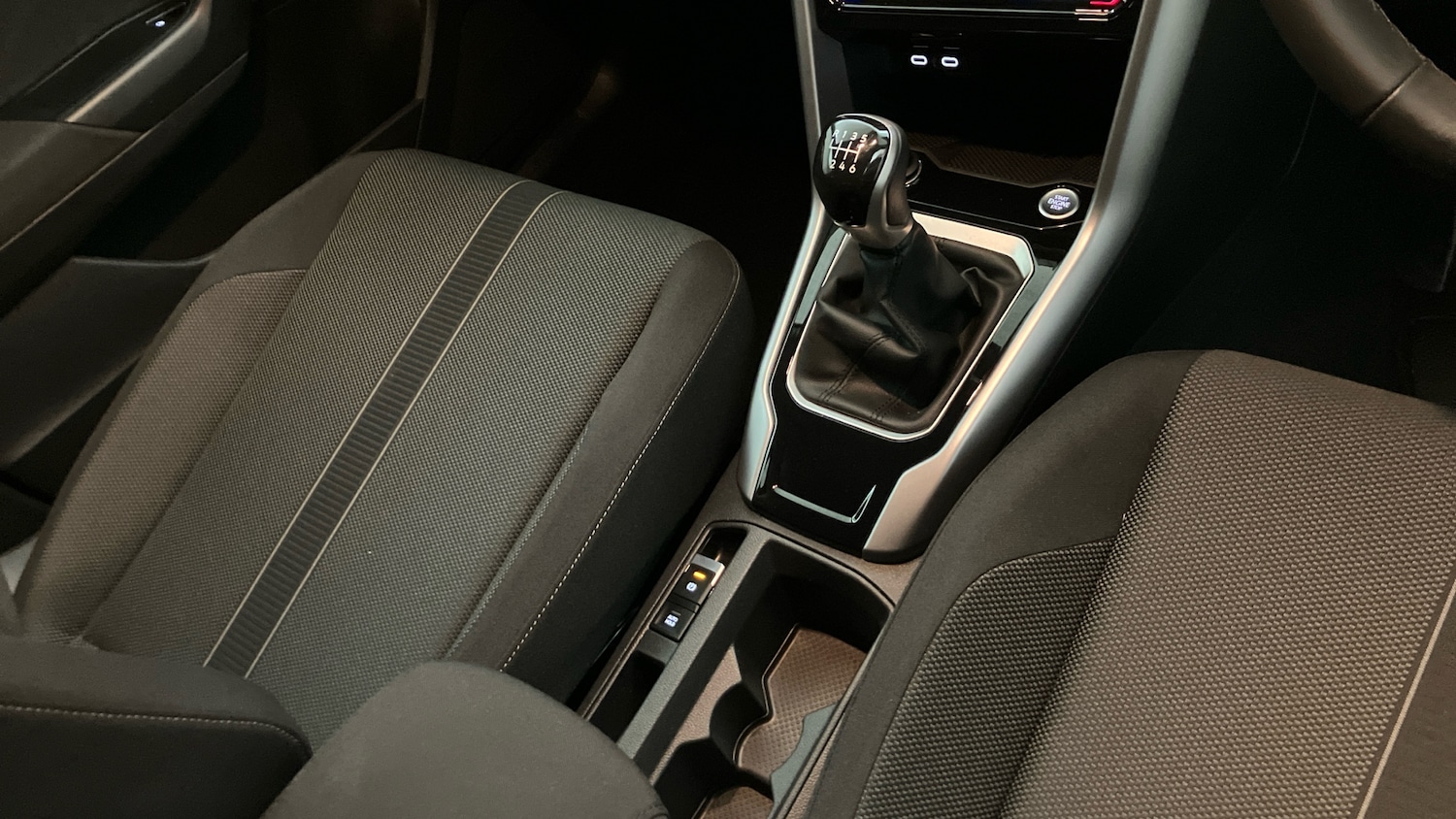 Used Volkswagen T-Roc 2025 for sale - 77324381: Photo 14