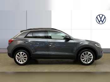 Used Volkswagen T-Roc 2025 for sale - 77324381: Photo