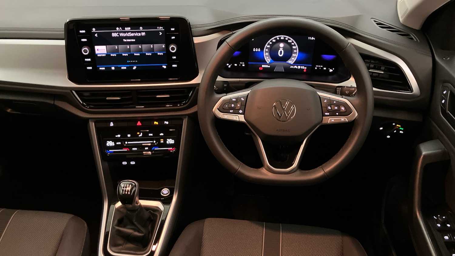 Used Volkswagen T-Roc 2025 for sale - 77324381: Photo 9