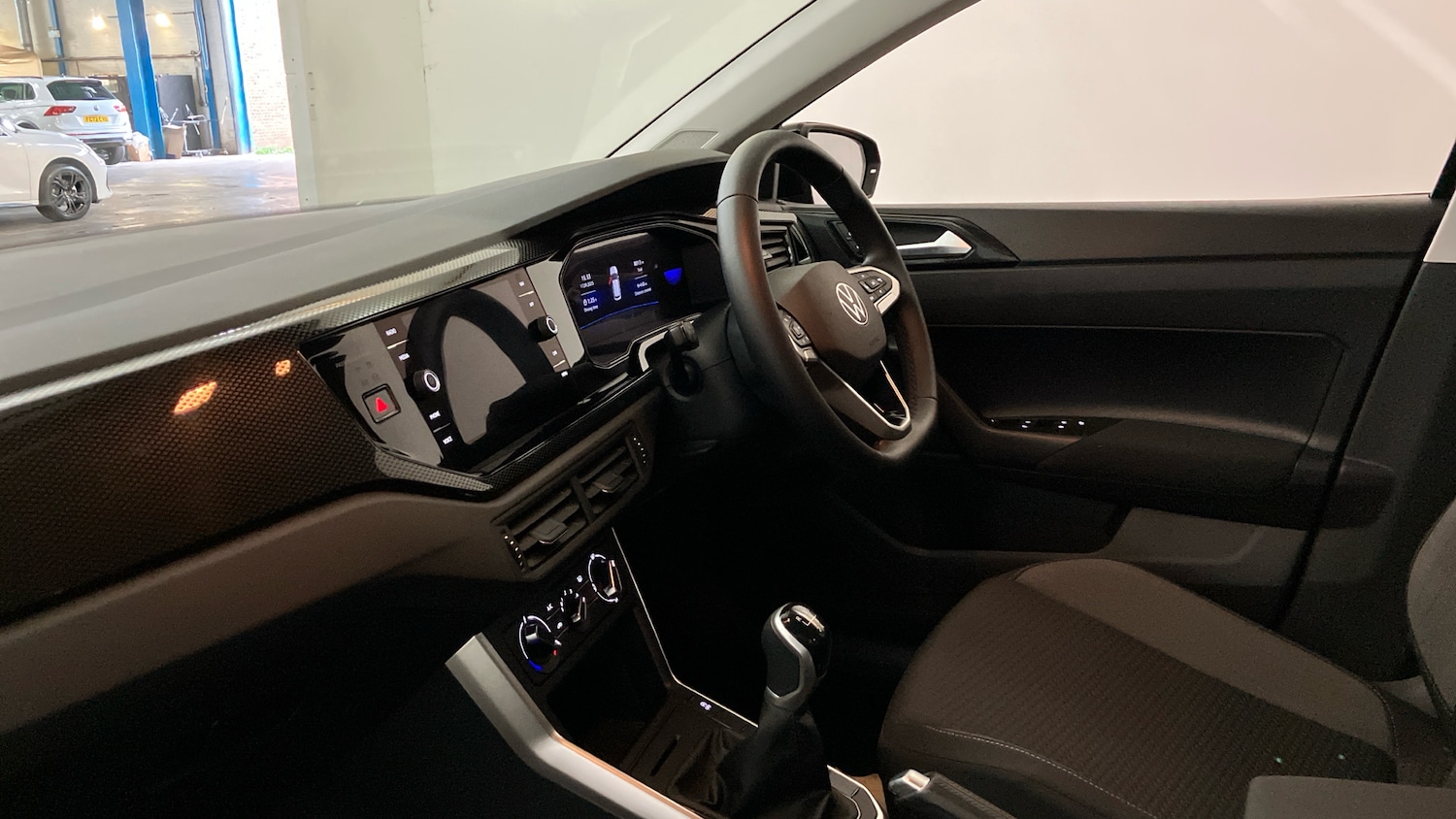 Used Volkswagen Polo 2023 for sale - 75957435: Photo 2