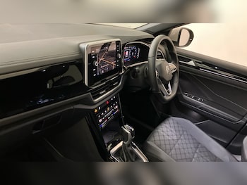 Used Volkswagen T-Roc 2022 for sale - 76352411: Photo