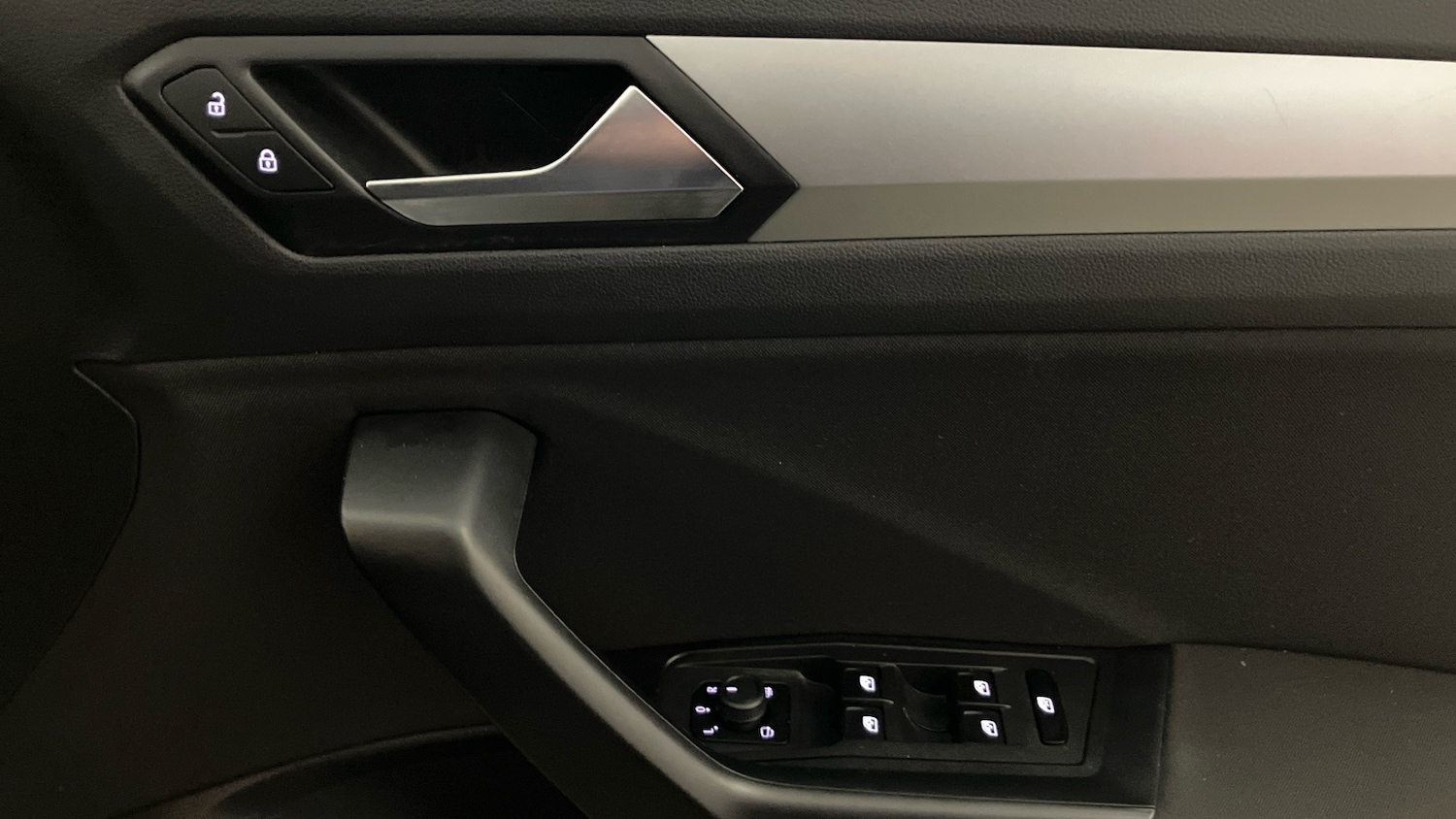 Used Volkswagen T-Roc 2023 for sale - 77353553: Photo 19