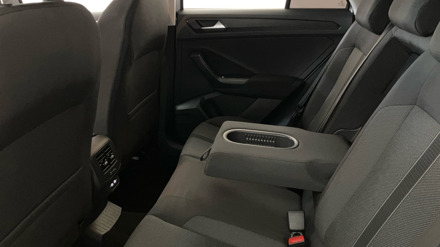 Used Volkswagen T-Roc 2023 for sale - 77353553: Photo 22