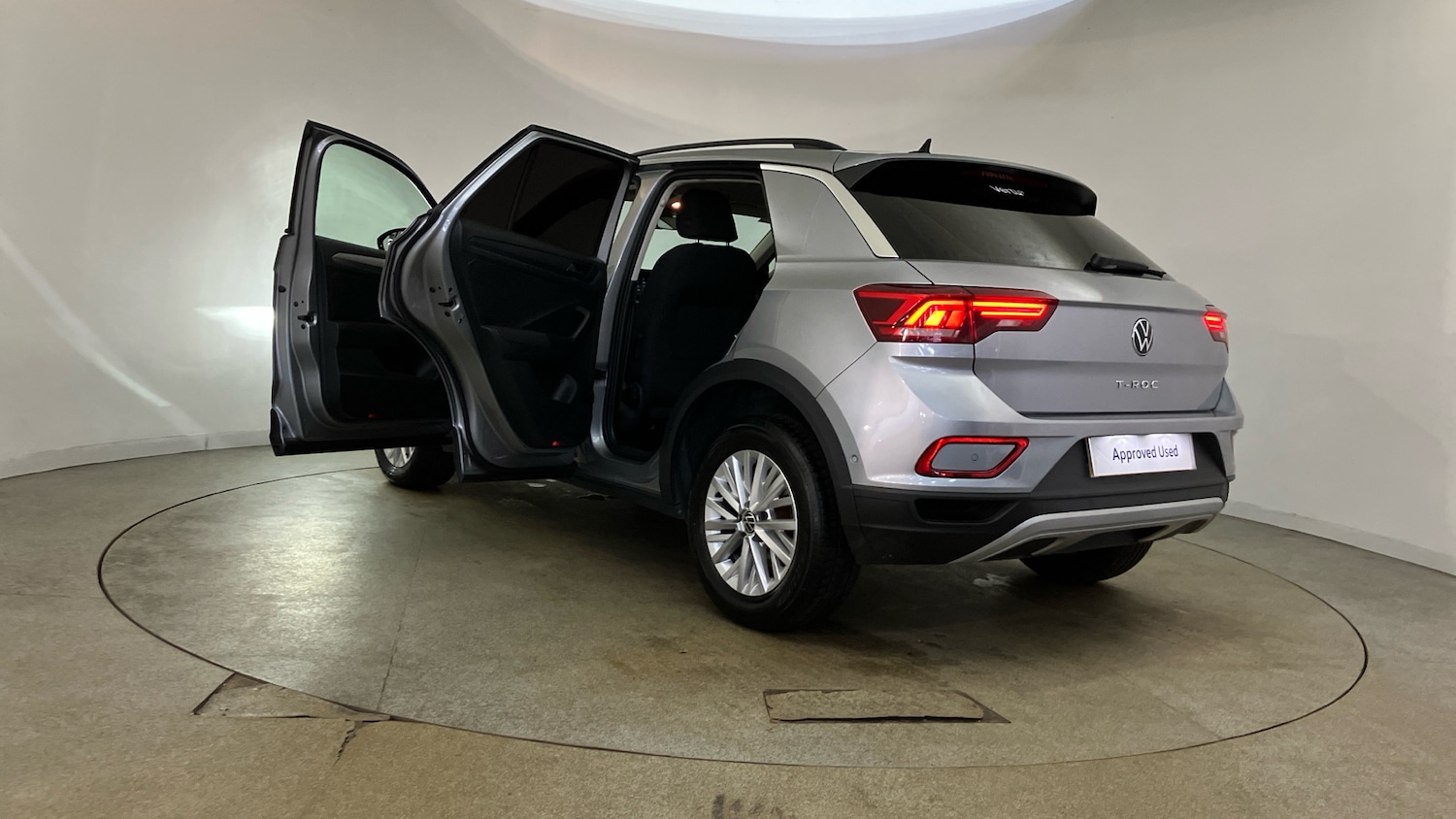 Used Volkswagen T-Roc 2023 for sale - 77353553: Photo 43