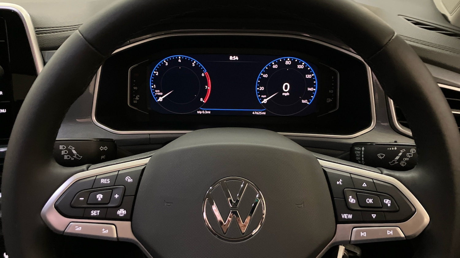 Used Volkswagen T-Roc 2023 for sale - 76332736: Photo 10