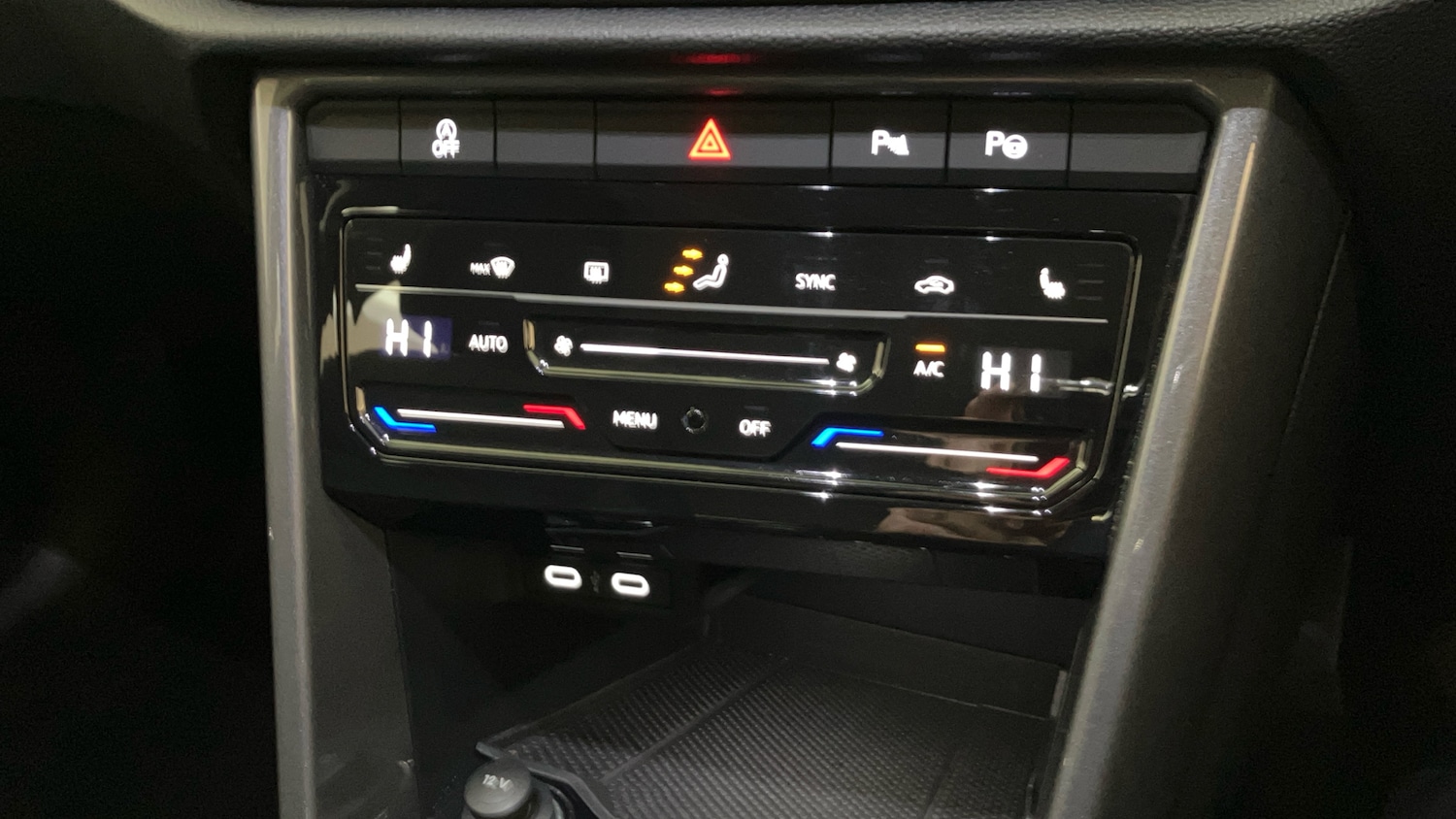 Used Volkswagen T-Roc 2023 for sale - 76332736: Photo 13