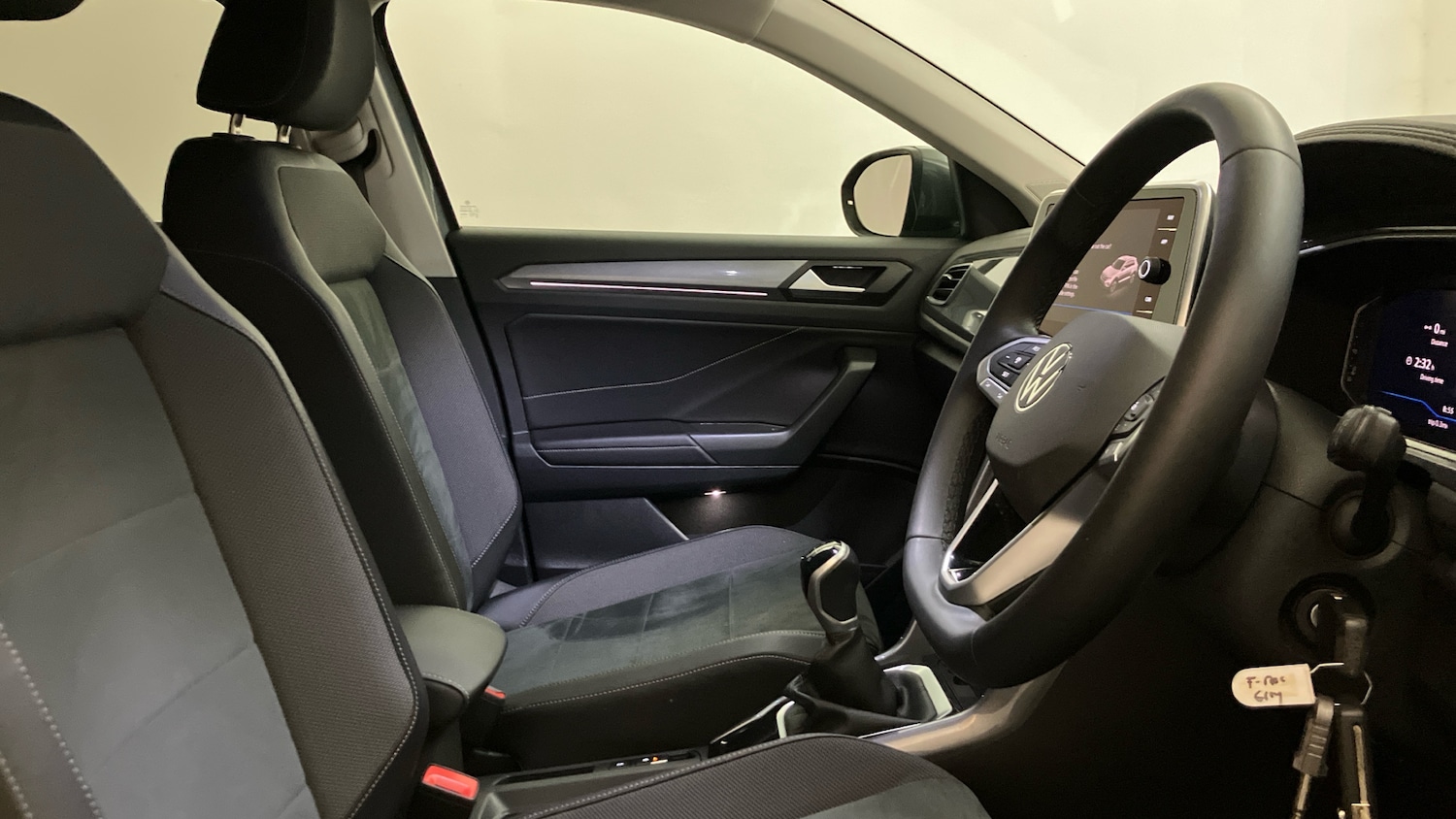 Used Volkswagen T-Roc 2023 for sale - 76332736: Photo 15