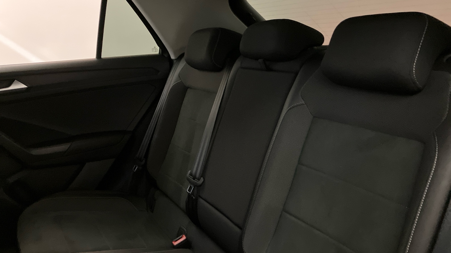 Used Volkswagen T-Roc 2023 for sale - 76332736: Photo 16