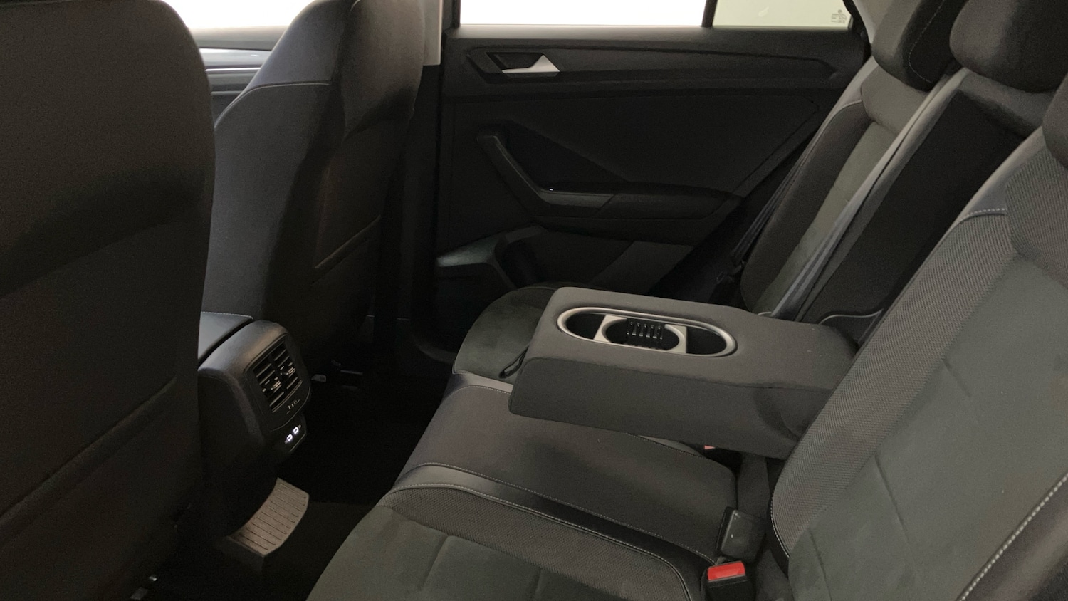 Used Volkswagen T-Roc 2023 for sale - 76332736: Photo 23