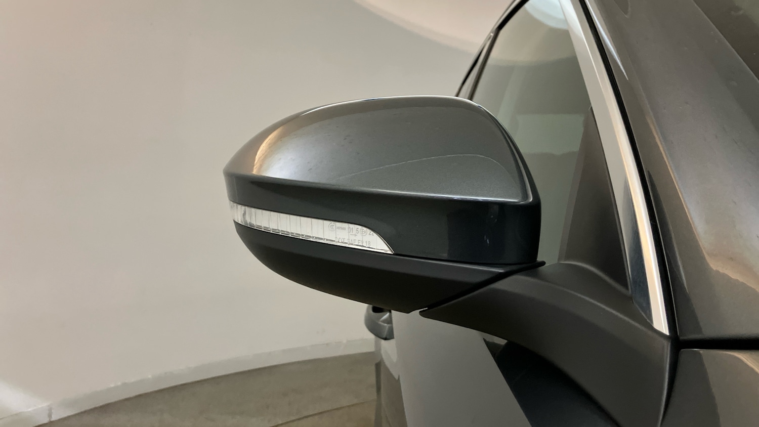 Used Volkswagen T-Roc 2023 for sale - 76332736: Photo 28