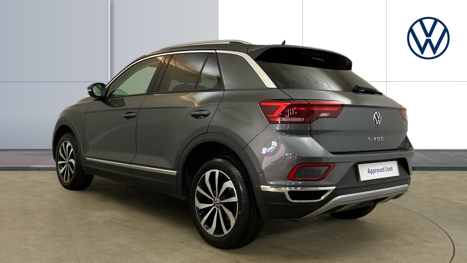Used Volkswagen T-Roc 2023 for sale - 76332736: Photo 3