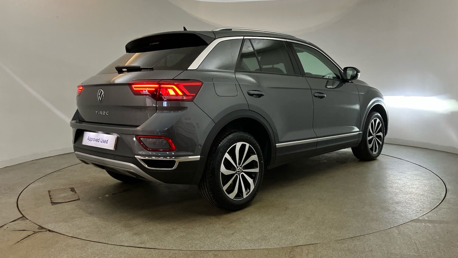 Used Volkswagen T-Roc 2023 for sale - 76332736: Photo 33