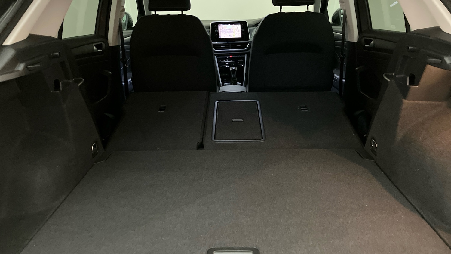 Used Volkswagen T-Roc 2023 for sale - 76332736: Photo 36