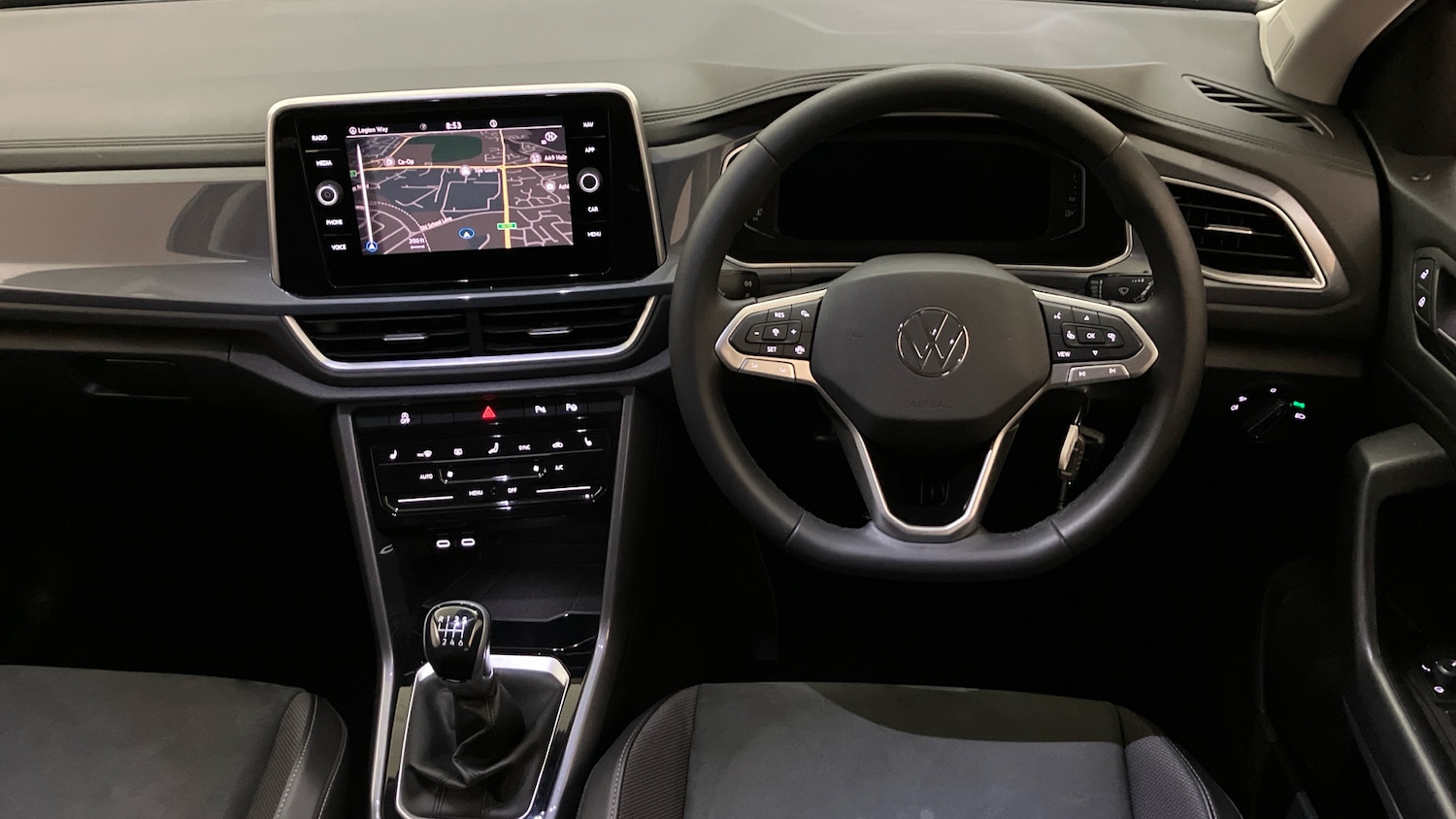 Used Volkswagen T-Roc 2023 for sale - 76332736: Photo 9