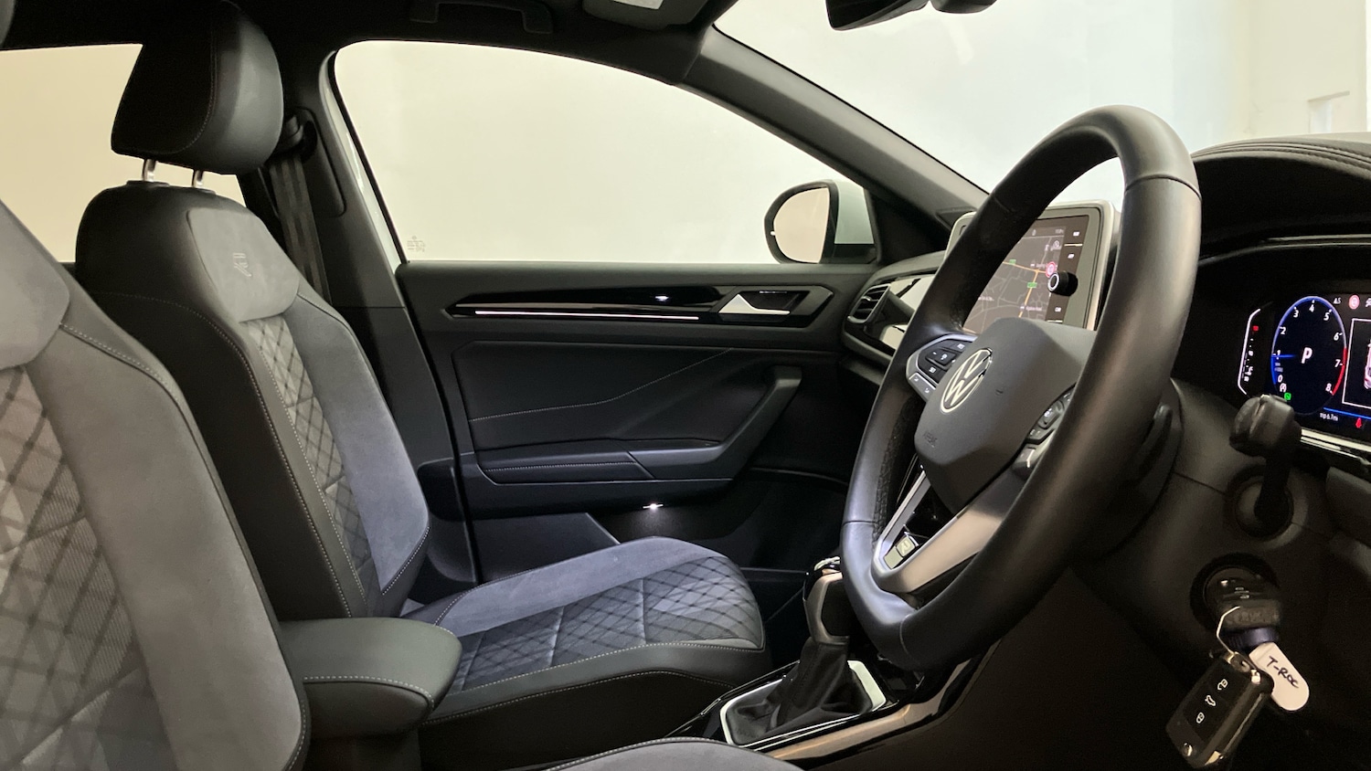 Used Volkswagen T-Roc 2024 for sale - 76891590: Photo 15