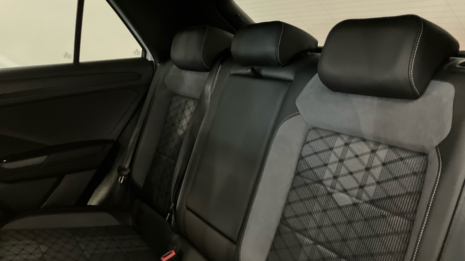 Used Volkswagen T-Roc 2024 for sale - 76891590: Photo 16