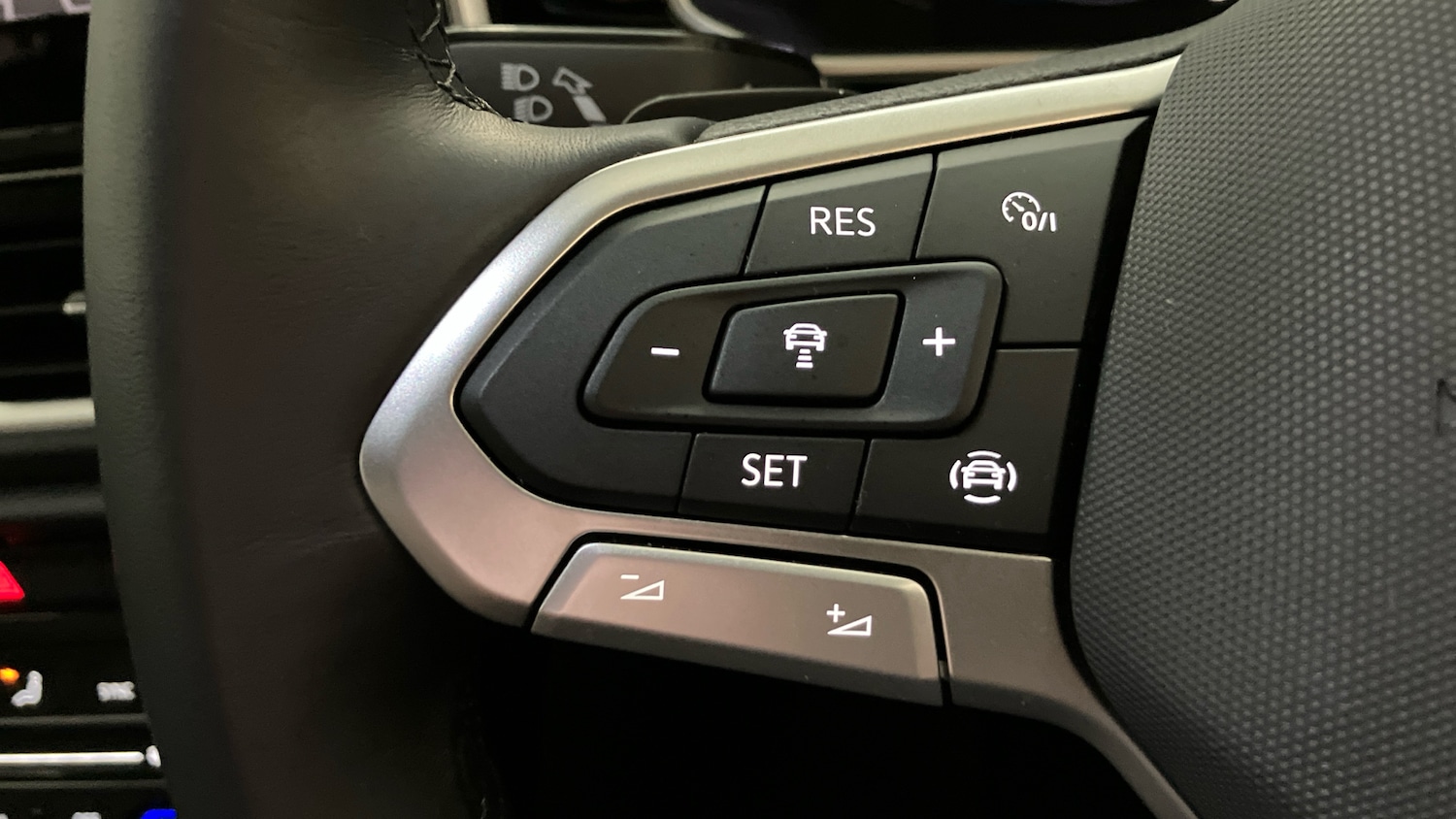 Used Volkswagen T-Roc 2024 for sale - 76891590: Photo 17