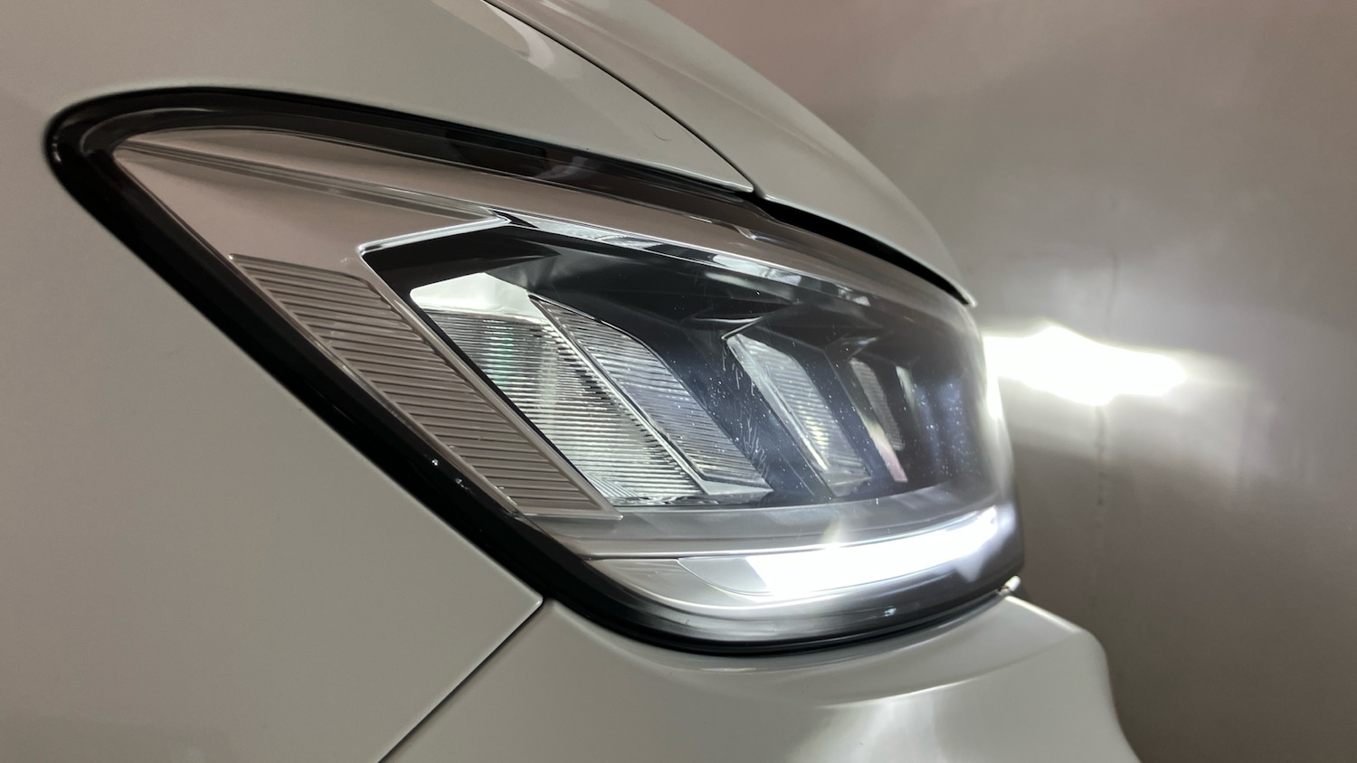 Used Volkswagen T-Roc 2024 for sale - 76891590: Photo 37