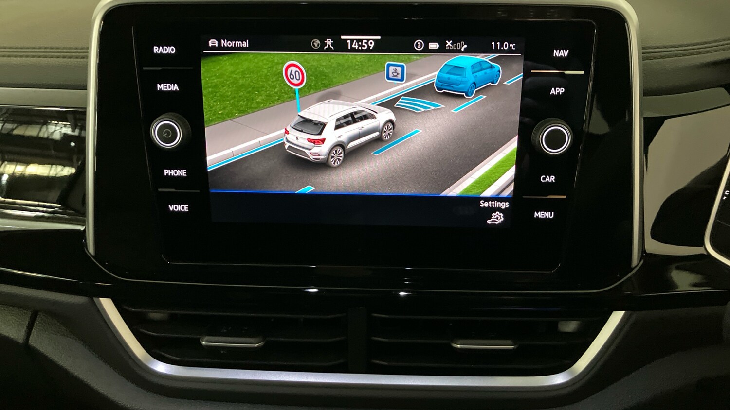 Used Volkswagen T-Roc 2024 for sale - 76891590: Photo 41