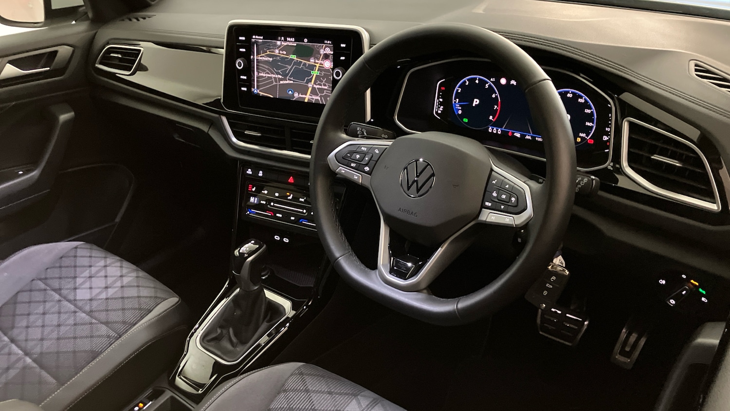 Used Volkswagen T-Roc 2024 for sale - 76891590: Photo 6