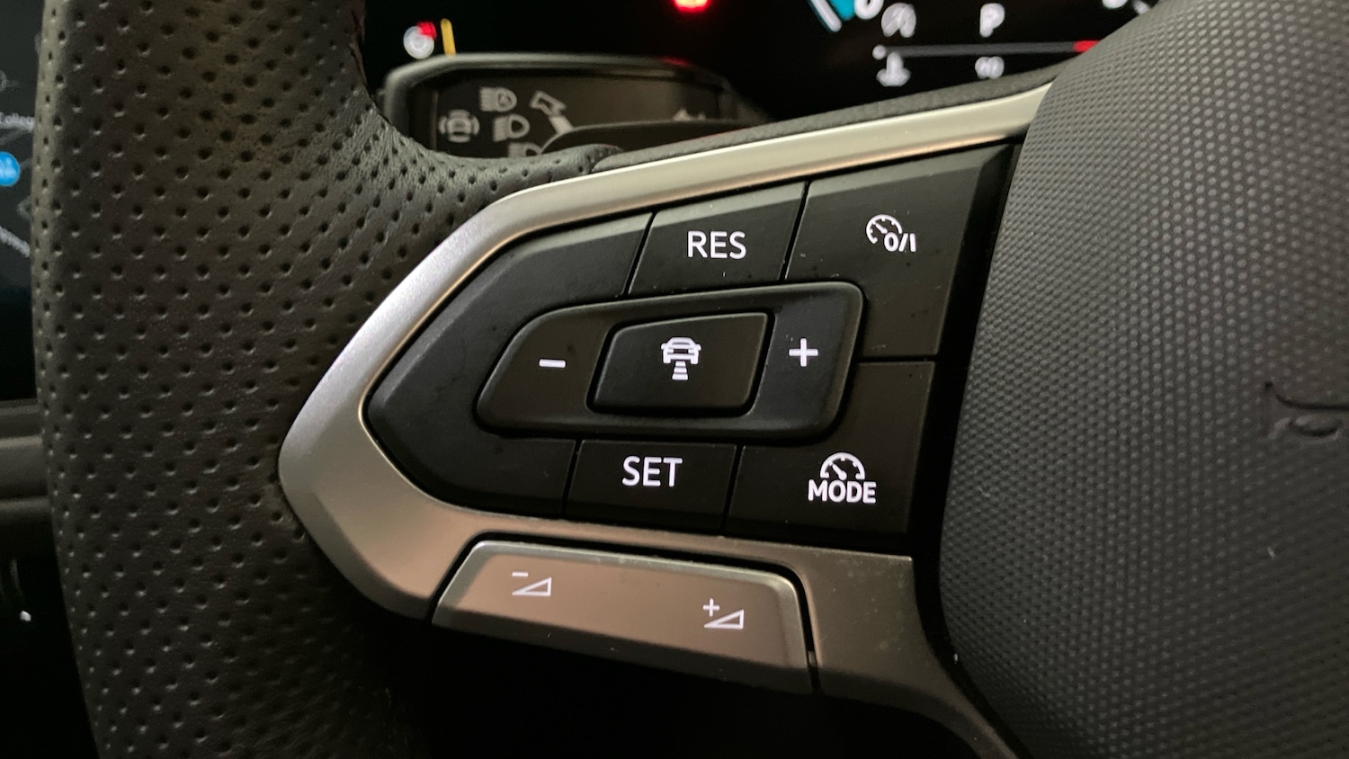 Used Volkswagen Touareg 2025 for sale - 77641217: Photo 17