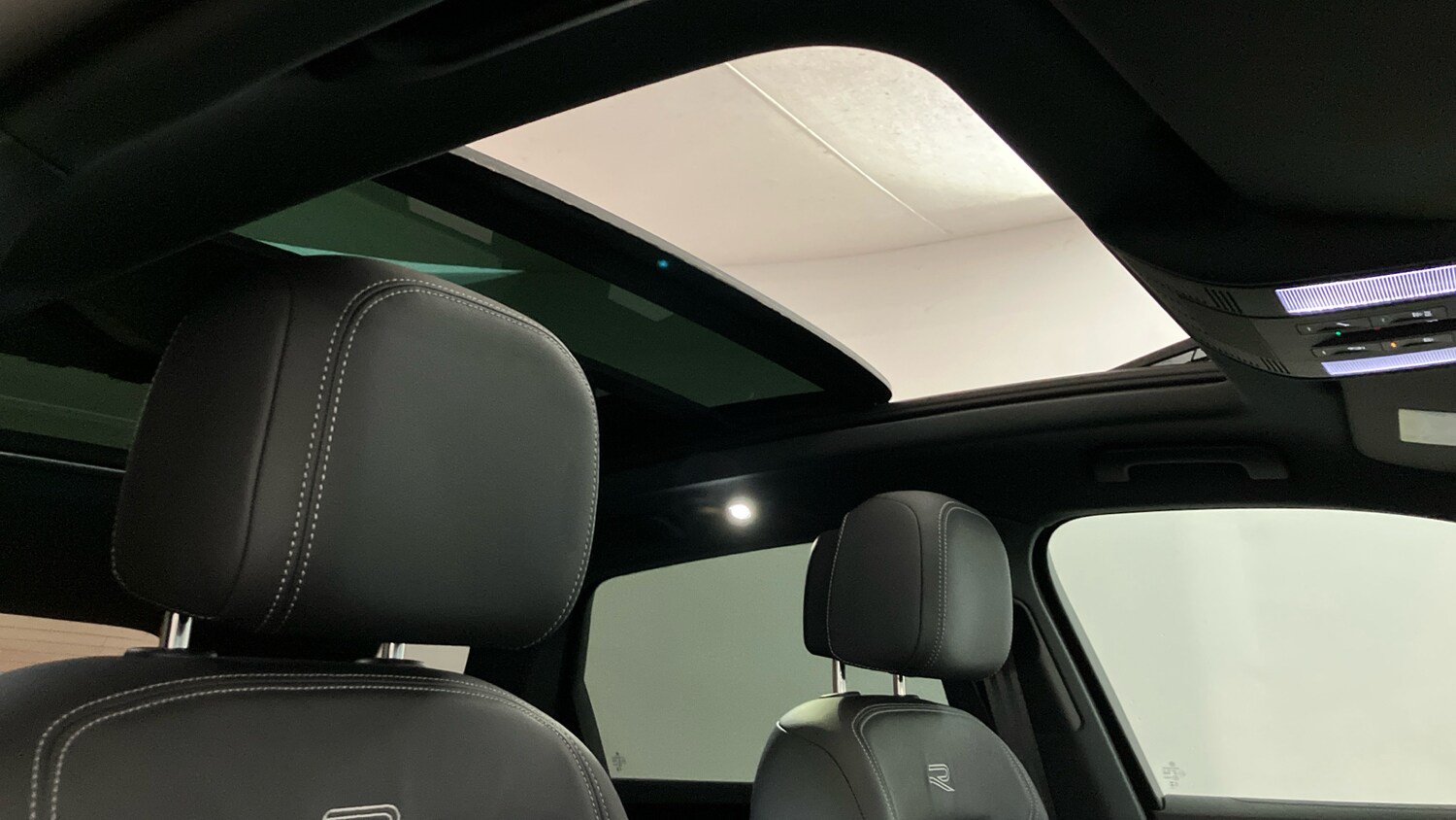 Used Volkswagen Touareg 2025 for sale - 77641217: Photo 35