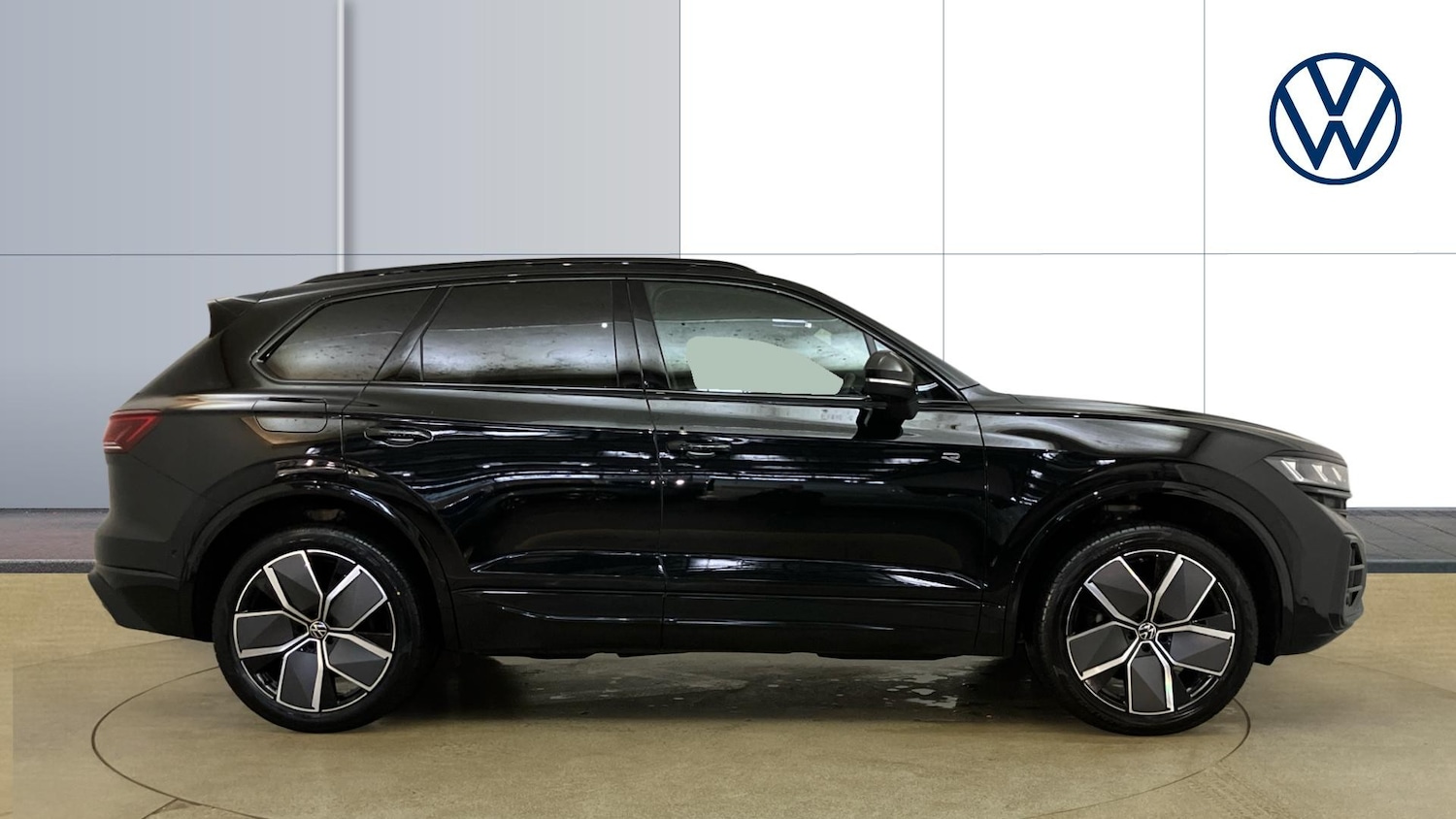 Used Volkswagen Touareg 2025 for sale - 77641217: Photo 4