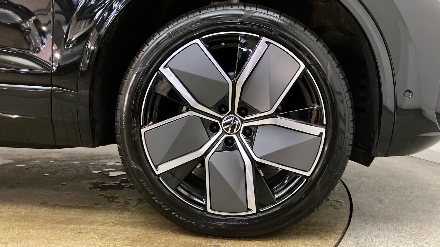 Used Volkswagen Touareg 2025 for sale - 77641217: Photo 5