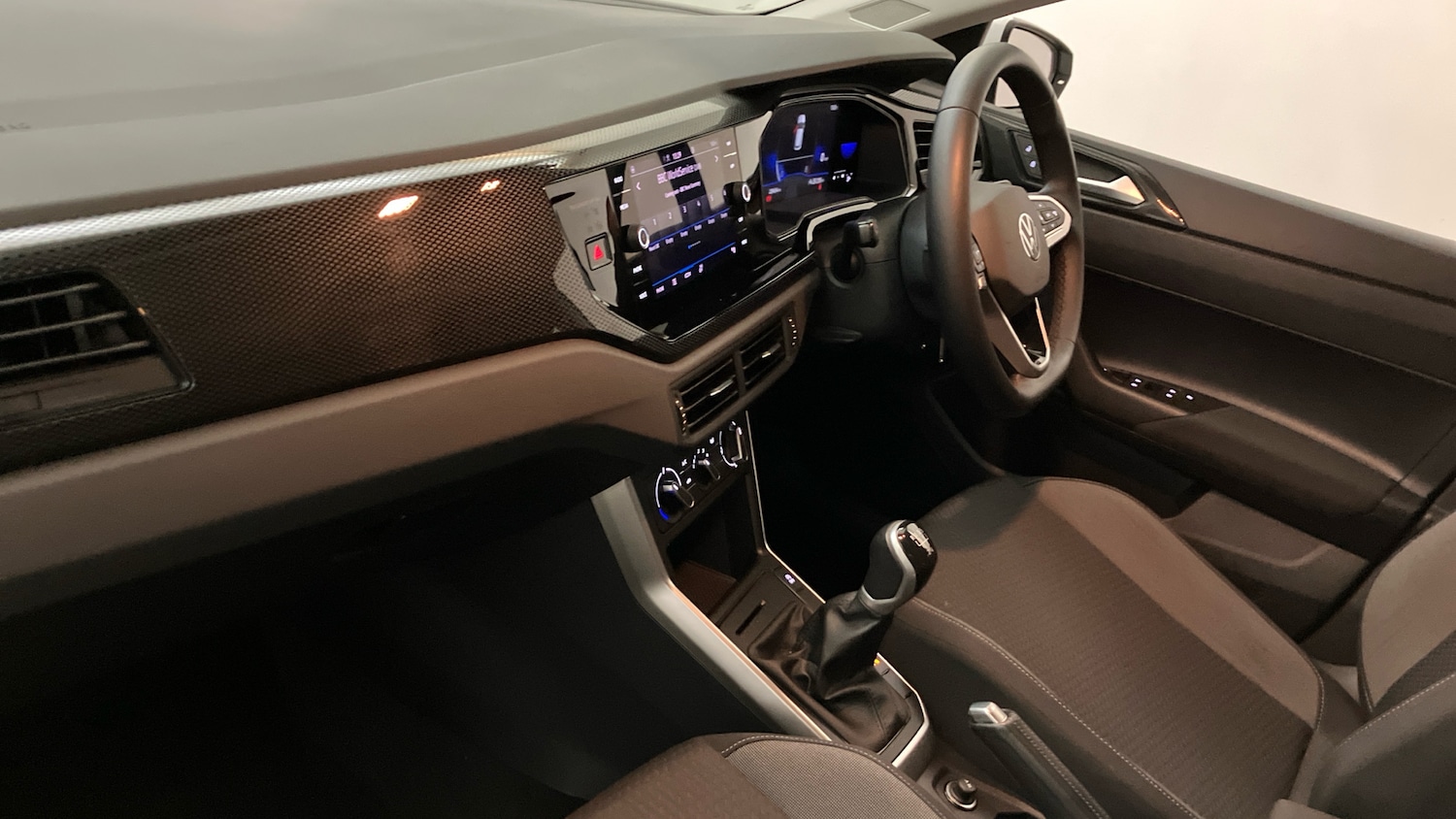 Used Volkswagen Polo 2022 for sale - 76480233: Photo 2