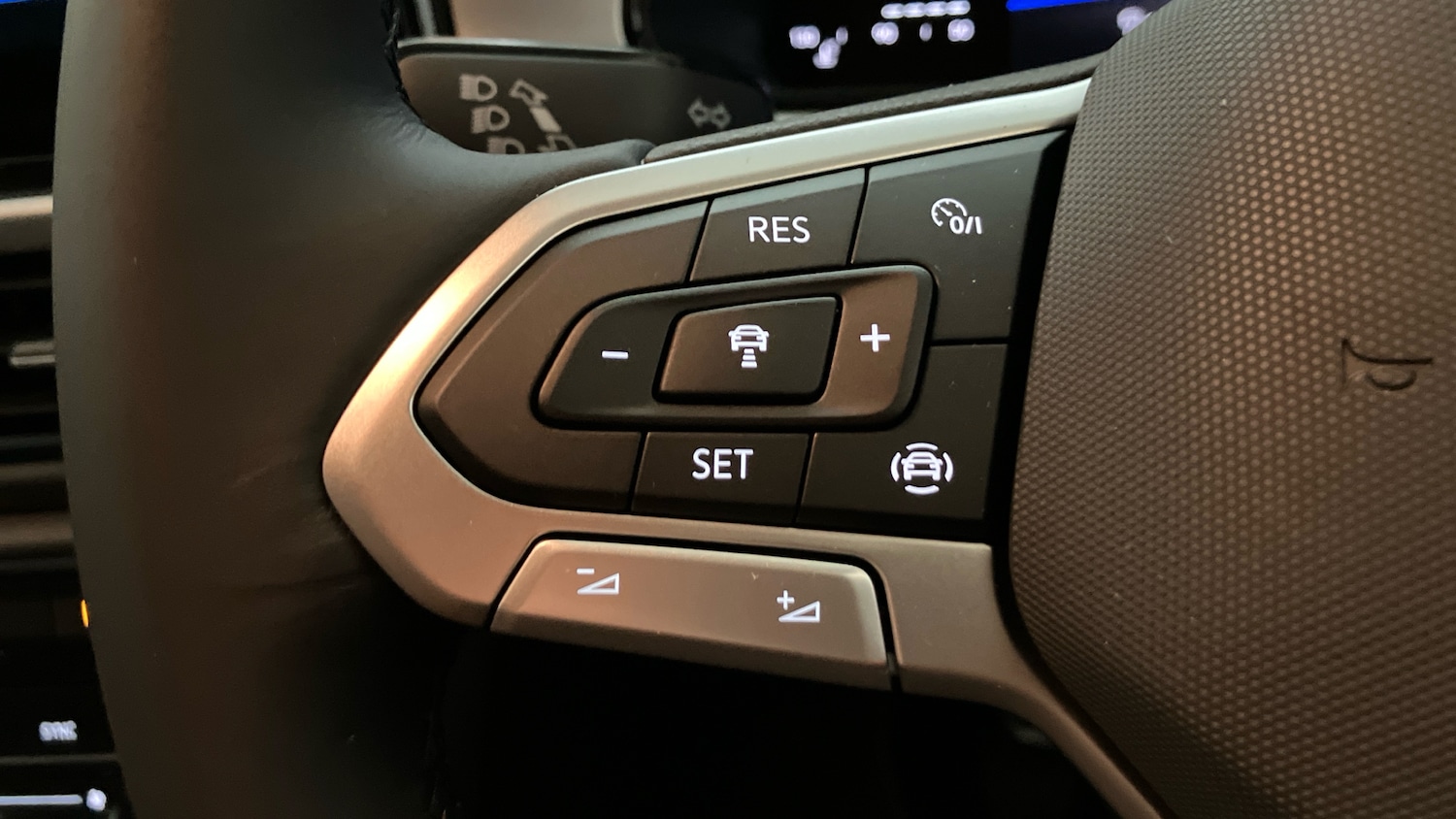 Used Volkswagen T-Roc 2025 for sale - 77085157: Photo 17