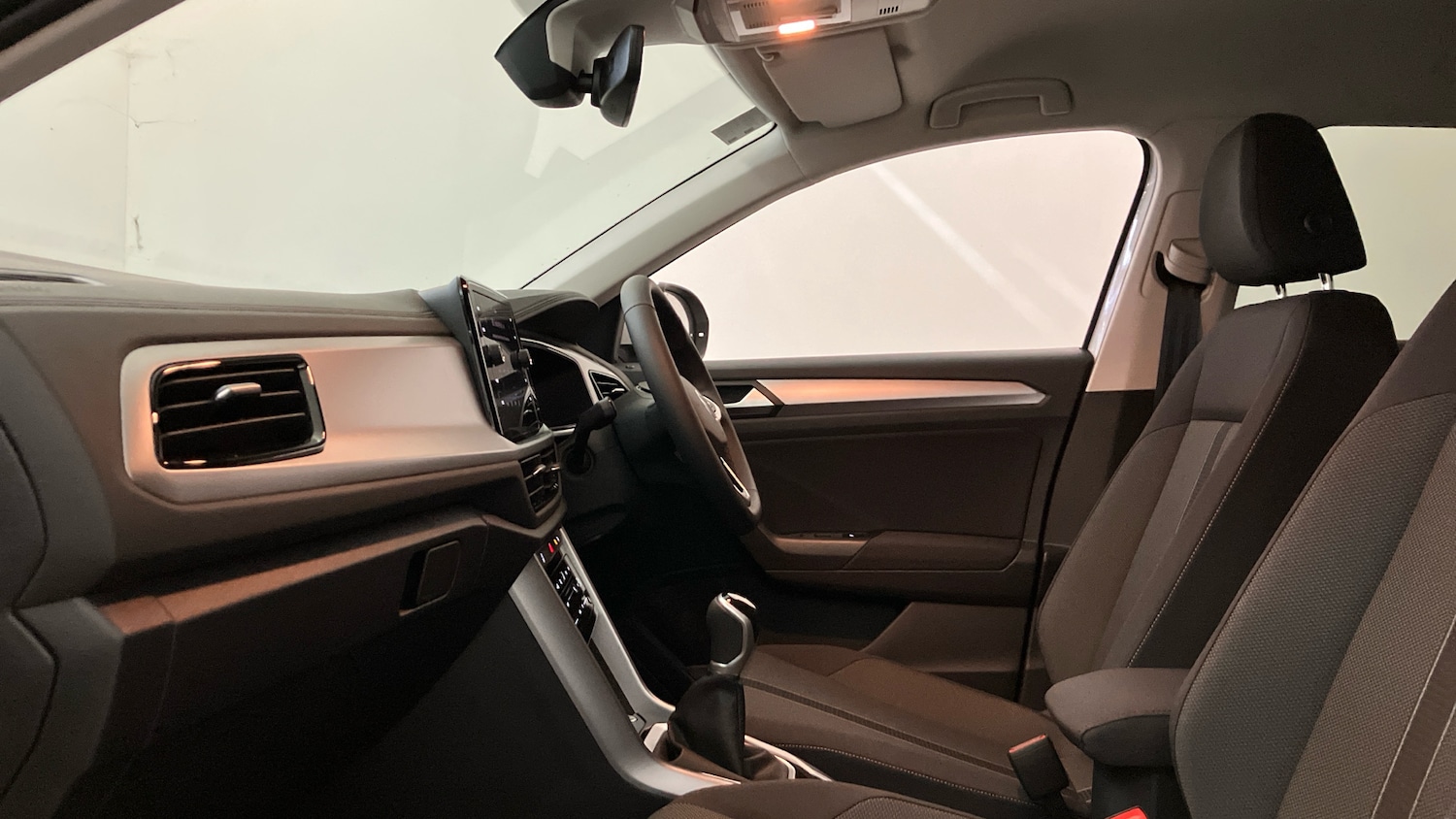 Used Volkswagen T-Roc 2025 for sale - 77085157: Photo 23