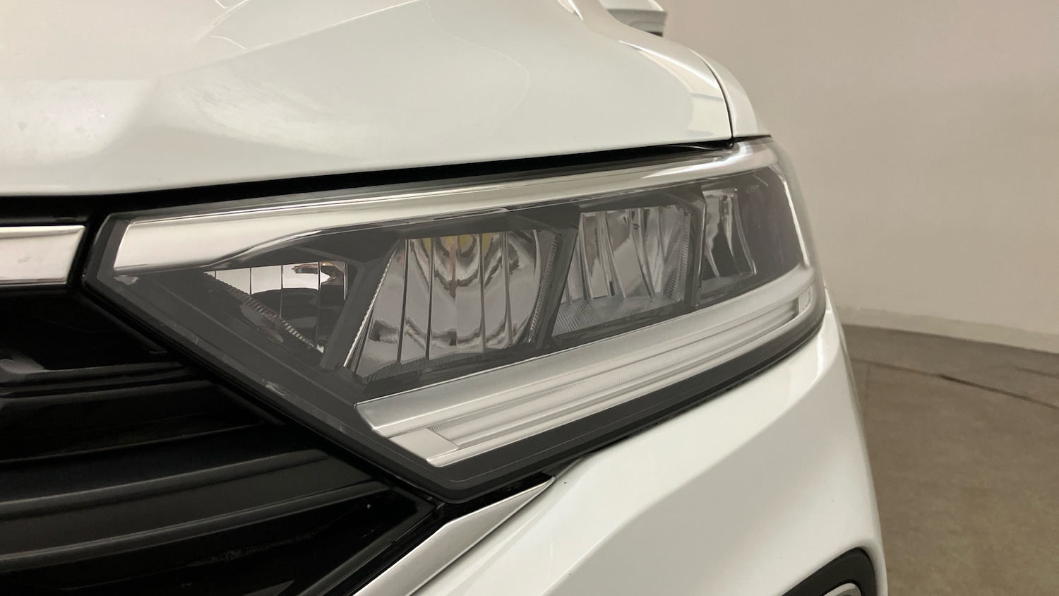 Used Volkswagen T-Roc 2025 for sale - 77085157: Photo 30