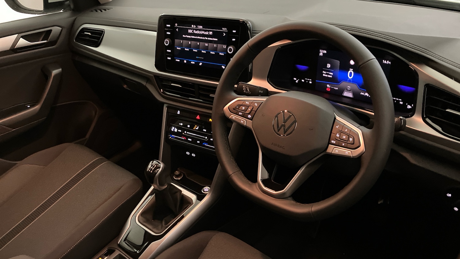 Used Volkswagen T-Roc 2025 for sale - 77085157: Photo 6