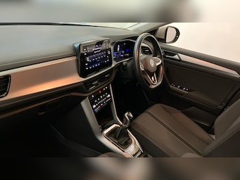 Used Volkswagen T-Roc 2023 for sale - 78408753: Photo