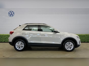 Used Volkswagen T-Roc 2023 for sale - 78408753: Photo