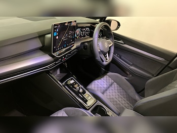 Used Volkswagen Golf 2025 for sale - 78904417: Photo