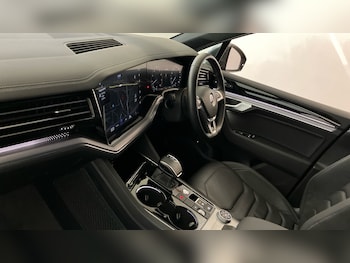 Used Volkswagen Touareg 2020 for sale - 75286104: Photo