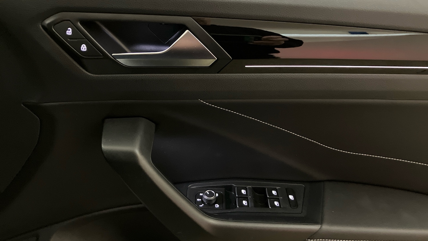 Used Volkswagen T-Roc 2025 for sale - 76945757: Photo 19