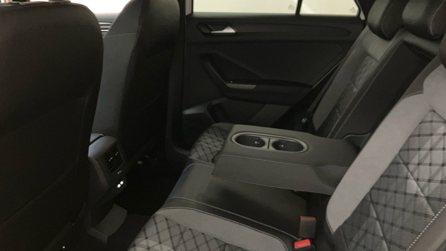 Used Volkswagen T-Roc 2025 for sale - 76945757: Photo 25