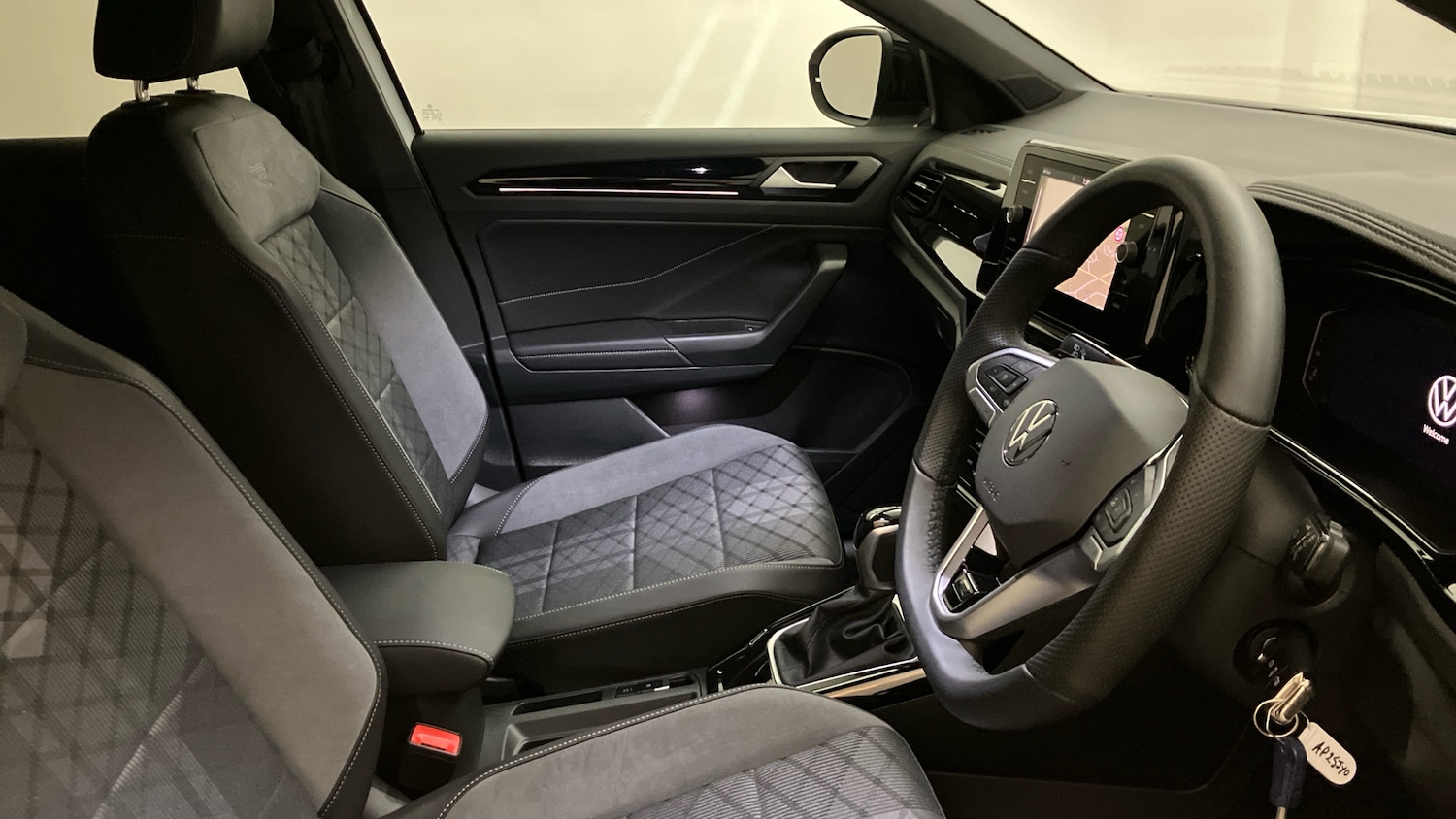 Used Volkswagen T-Roc 2025 for sale - 76945757: Photo 29