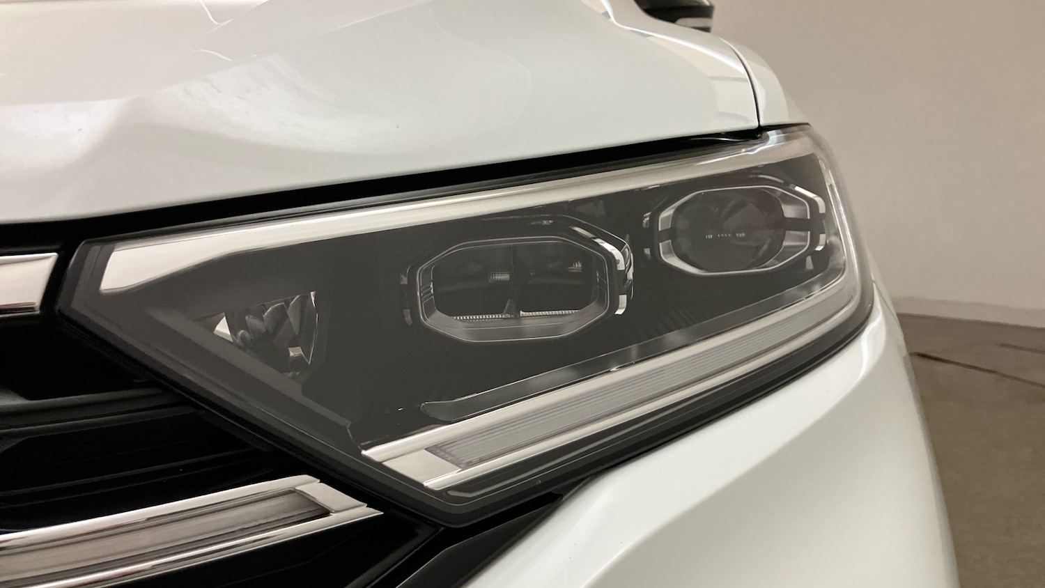 Used Volkswagen T-Roc 2025 for sale - 76945757: Photo 33