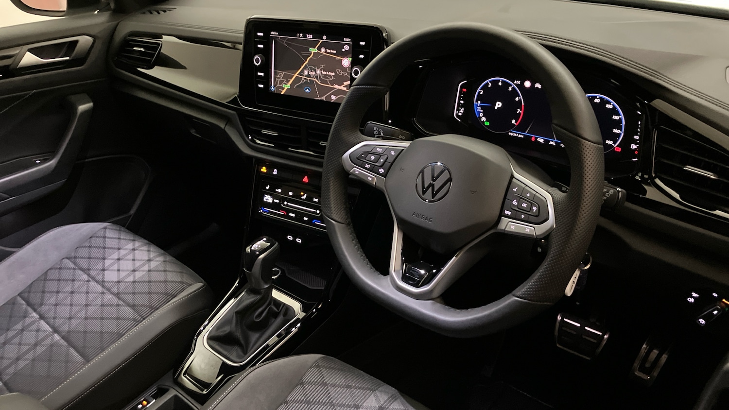 Used Volkswagen T-Roc 2025 for sale - 76945757: Photo 6