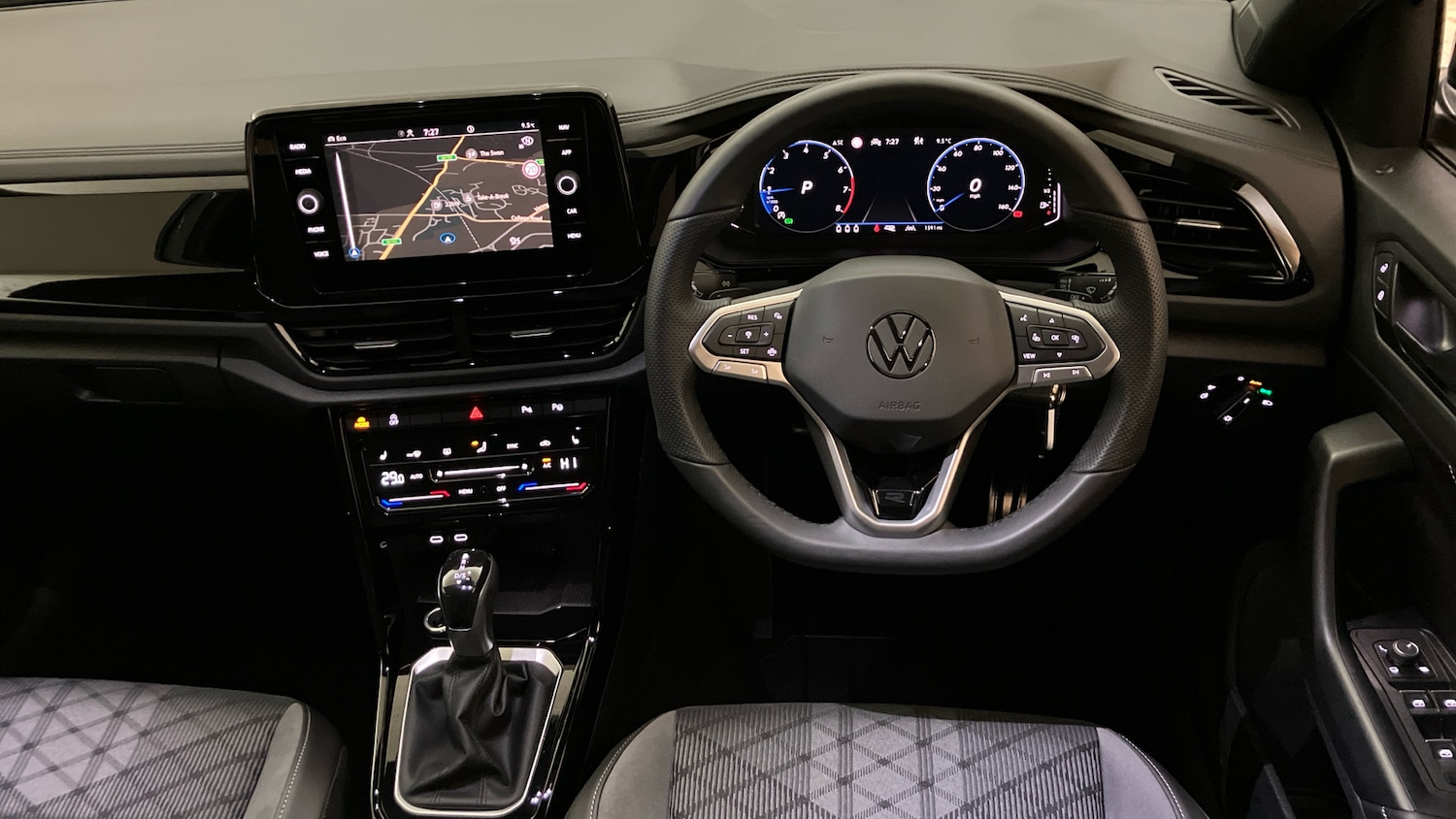 Used Volkswagen T-Roc 2025 for sale - 76945757: Photo 9