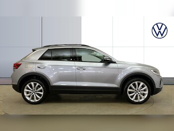 Used Volkswagen T-Roc 2025 for sale - 77676151: Photo
