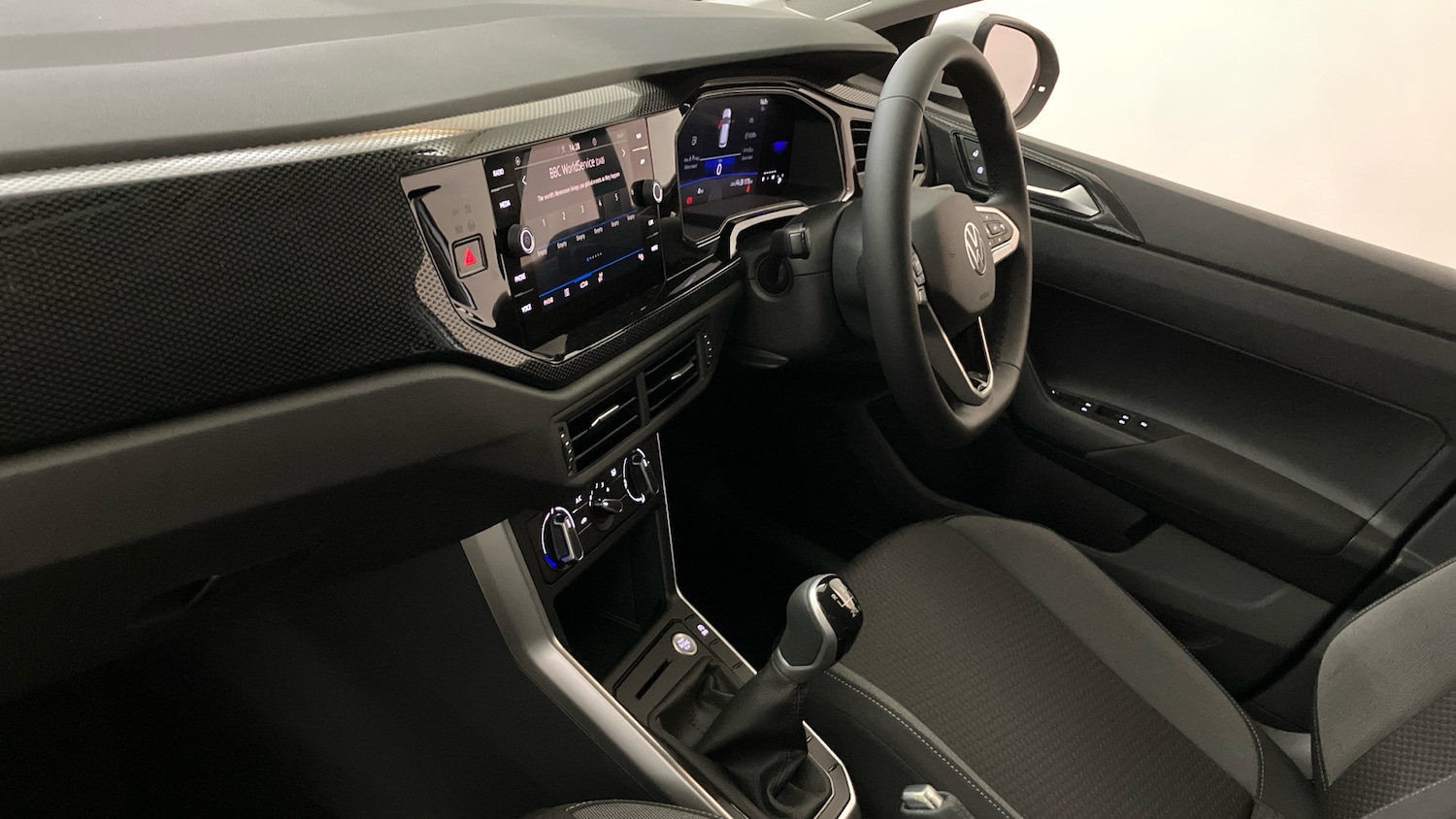 Used Volkswagen Taigo 2025 for sale - 76963190: Photo 2