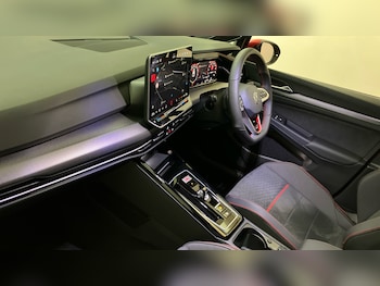Used Volkswagen Golf 2025 for sale - 76048926: Photo 2