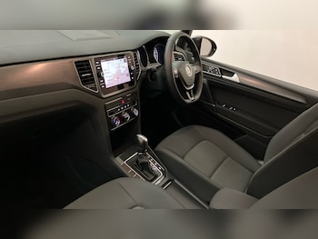 Used Volkswagen Golf SV 2019 for sale - 76945755: Photo