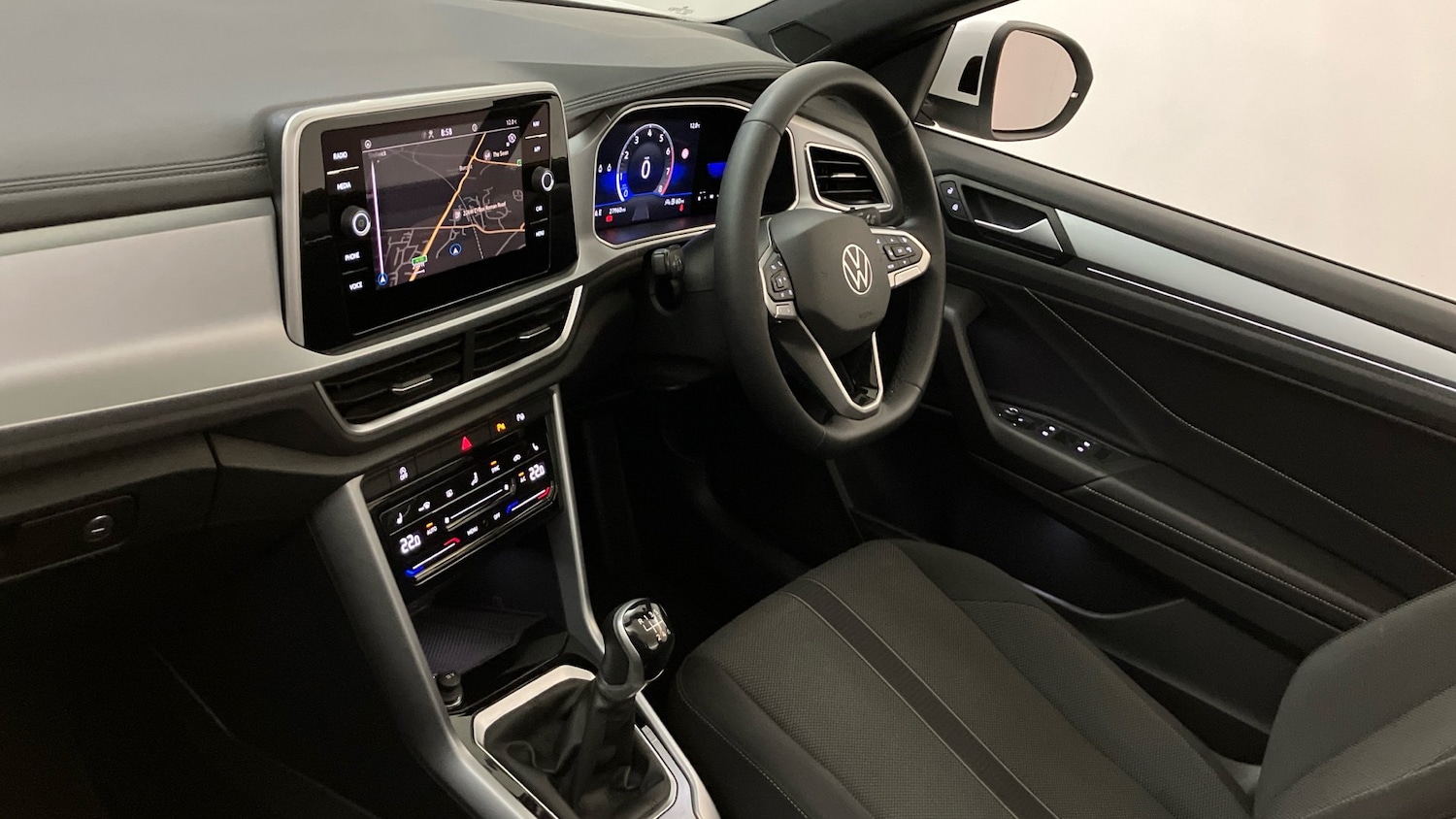 Used Volkswagen T-Roc 2022 for sale - 76467922: Photo 2