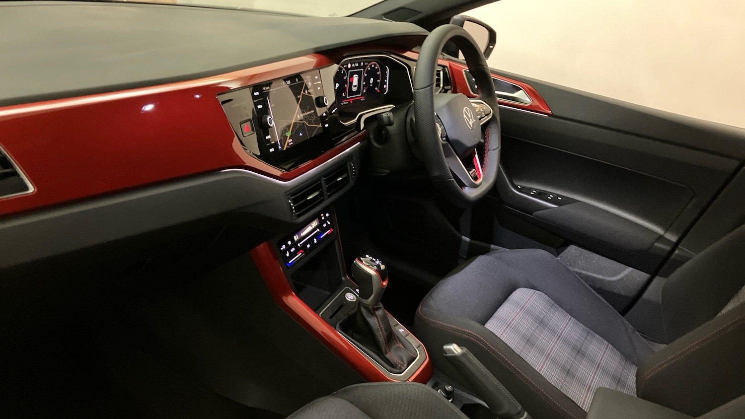 Used Volkswagen Polo 2022 for sale - 76683990: Photo 2