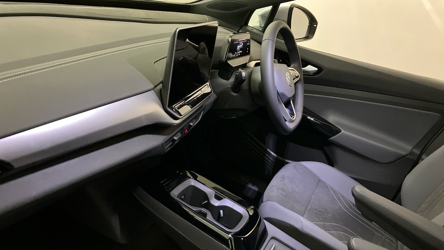 Used Volkswagen ID.4 2025 for sale - 78064328: Photo 2